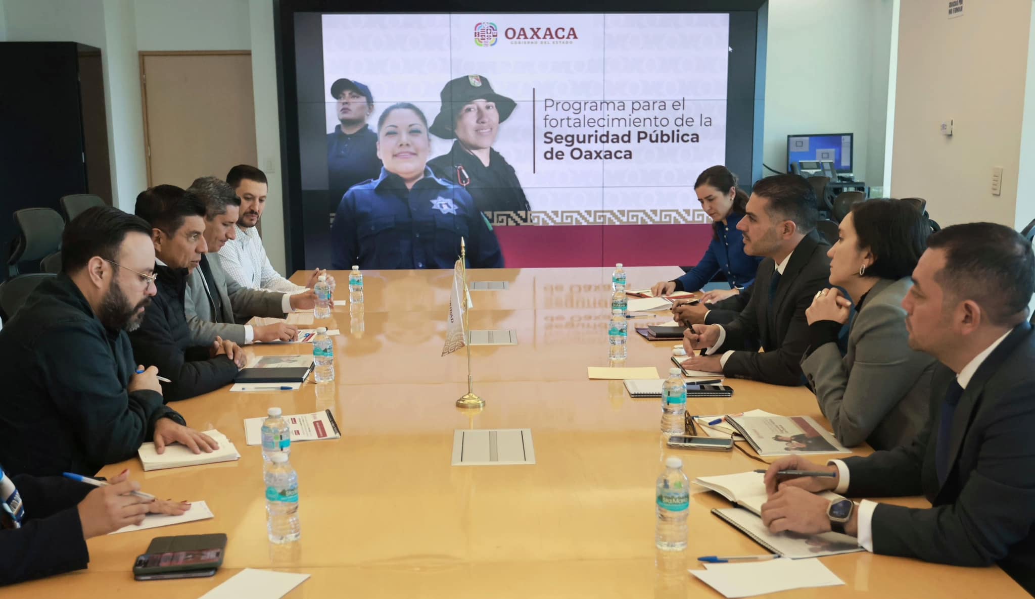 Suman esfuerzos gobiernos de México y Oaxaca para garantizar la paz y ...