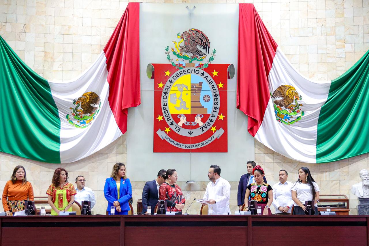 Entrega Poder Ejecutivo Segundo Informe de Gobierno al Congreso del ...