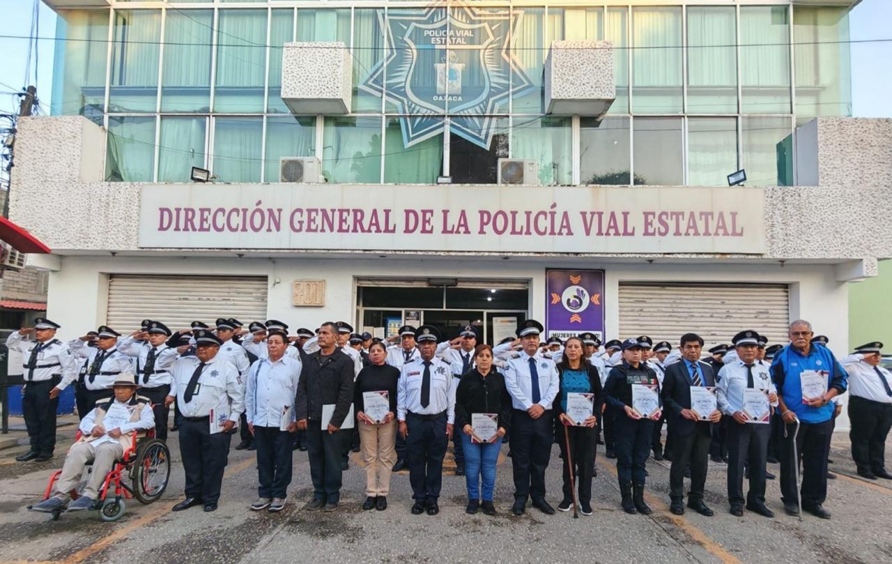 Reconoce Policía Vial Estatal a 13 elementos en su jubilación luego de ...